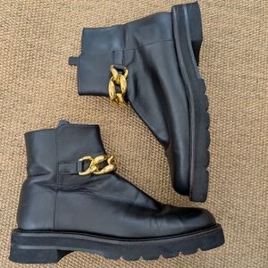 Stuart Weitzman Black Ankle Boots with Chain Lift Detail Size 8.5